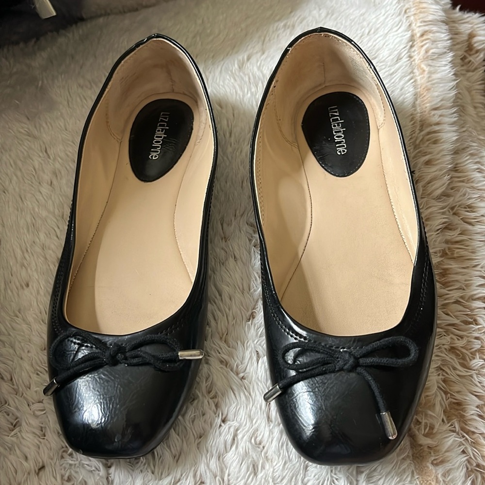 Liz Claiborne patent flats, Size 7 1/2M, cushion bottom! Excellent condition